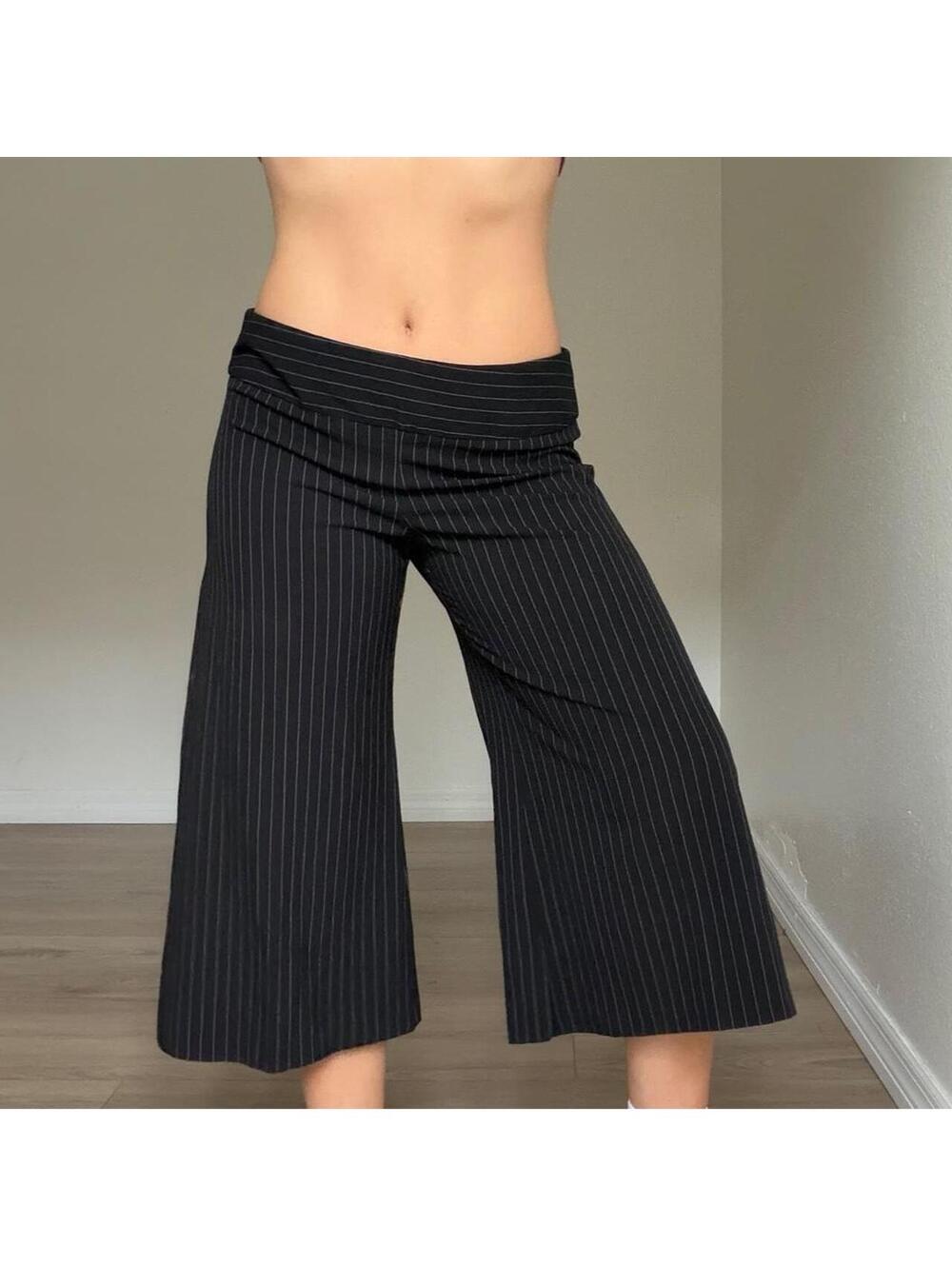 Y2K CHIC COQUETTE CAPRI PANTS - Picture 1 of 6